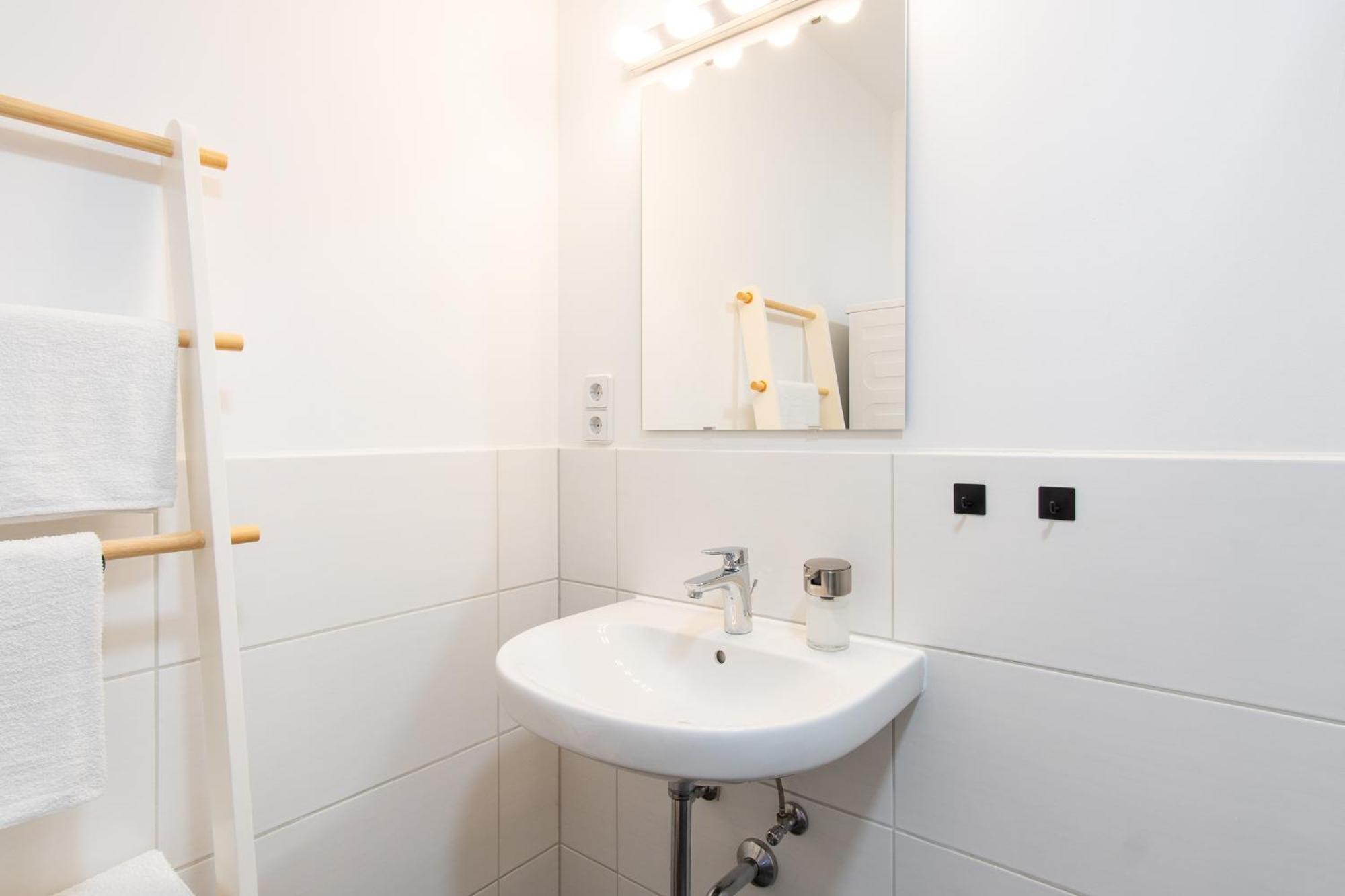 Luxurioeses Apartment, 10Min Innenstadt, Parkplatz Erfurt Eksteriør billede